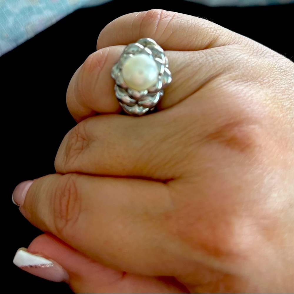 Sterling Silver and MOP Flower Ring.